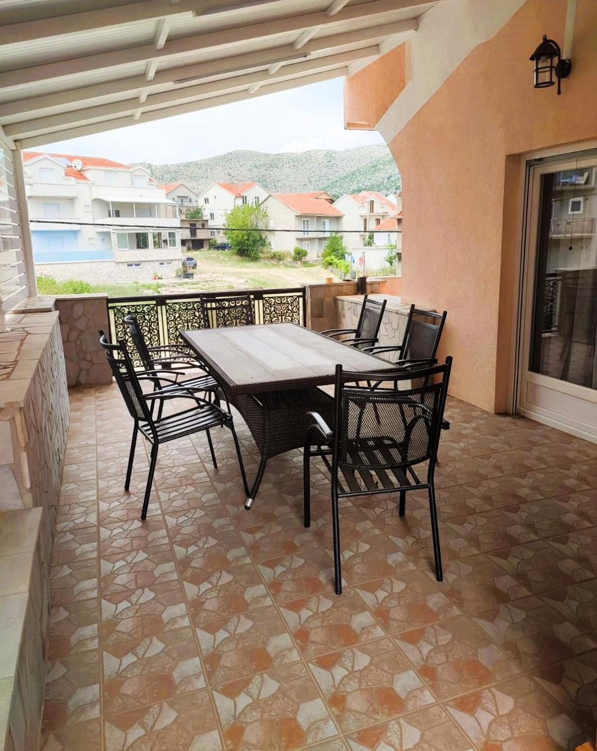 Apartments Ema Ivanica Exterior photo