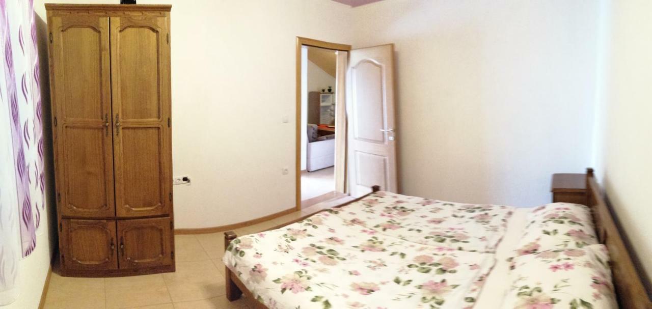 Apartments Ema Ivanica Exterior photo