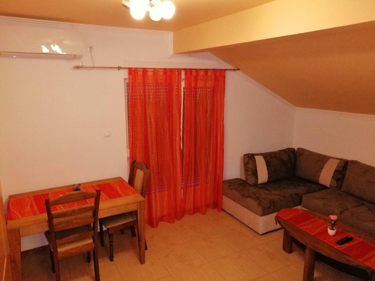 Apartments Ema Ivanica Exterior photo